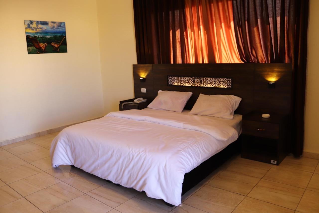 Eden Aqaba Hotel Exterior photo